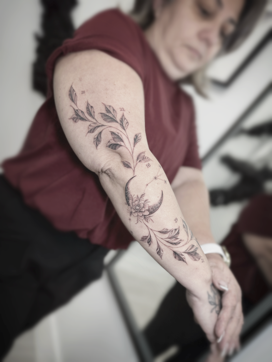 Fine line botanical sleeve with crescent moon