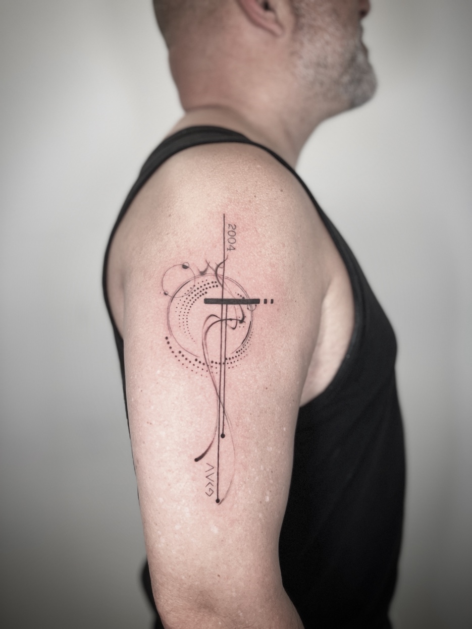 Fine line wine glass with splash